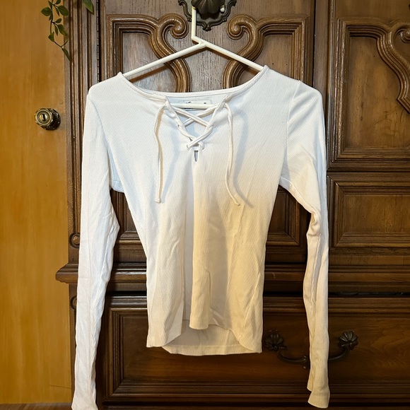 Hollister, medium, white long-sleeve with criss cross front - Picture 4 of 4
